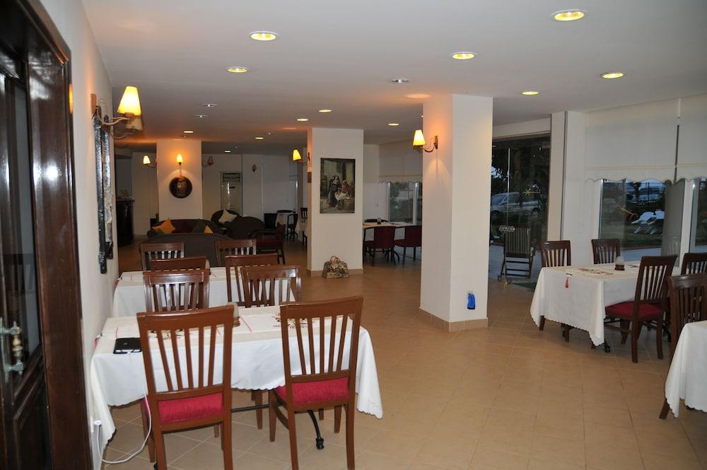 Mikado Hotel มาห์มุตลาร์ ภายนอก รูปภาพ