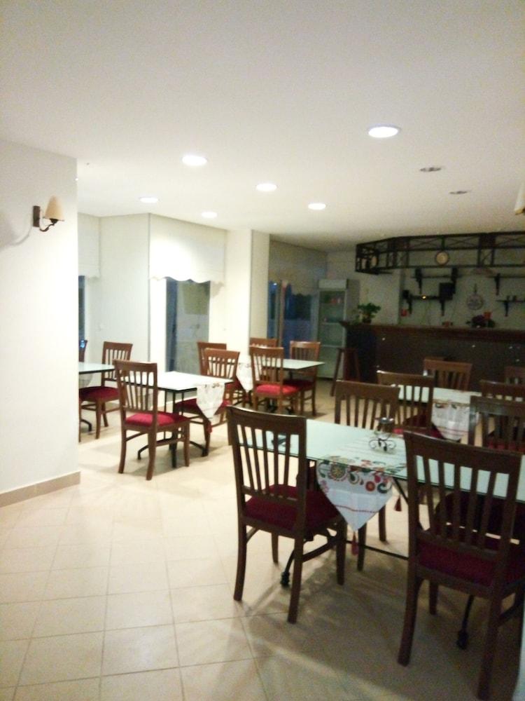 Mikado Hotel มาห์มุตลาร์ ภายนอก รูปภาพ